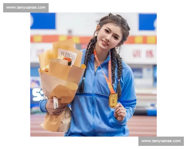 吴艳妮：赛场狂飙破纪录，场外甜飒展豹系魅力